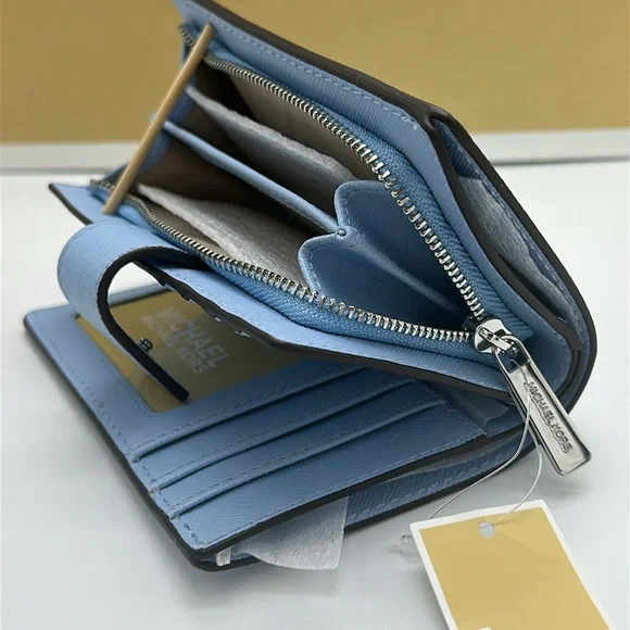 MICHAEL KORS Medium Saffiano Leather Bifold Zip CN Wallet
Sky Blue - Picture 11 of 14